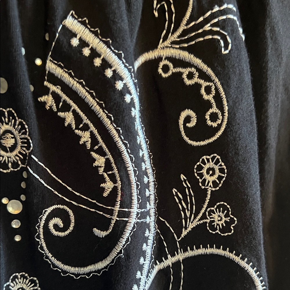 Style & Co Black Peasant Blouse with White Medallion Embroidery - Picture 4 of 5